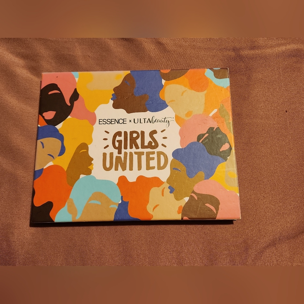 ESSENCE x Ulta Beauty Girls United Eyeshadow Palette